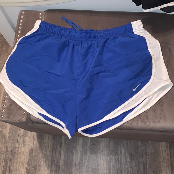 3 pairs of Nike shorts XL $15 each or all for $40 - Picture 8 of 10